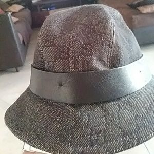 Gucci bucket size xl